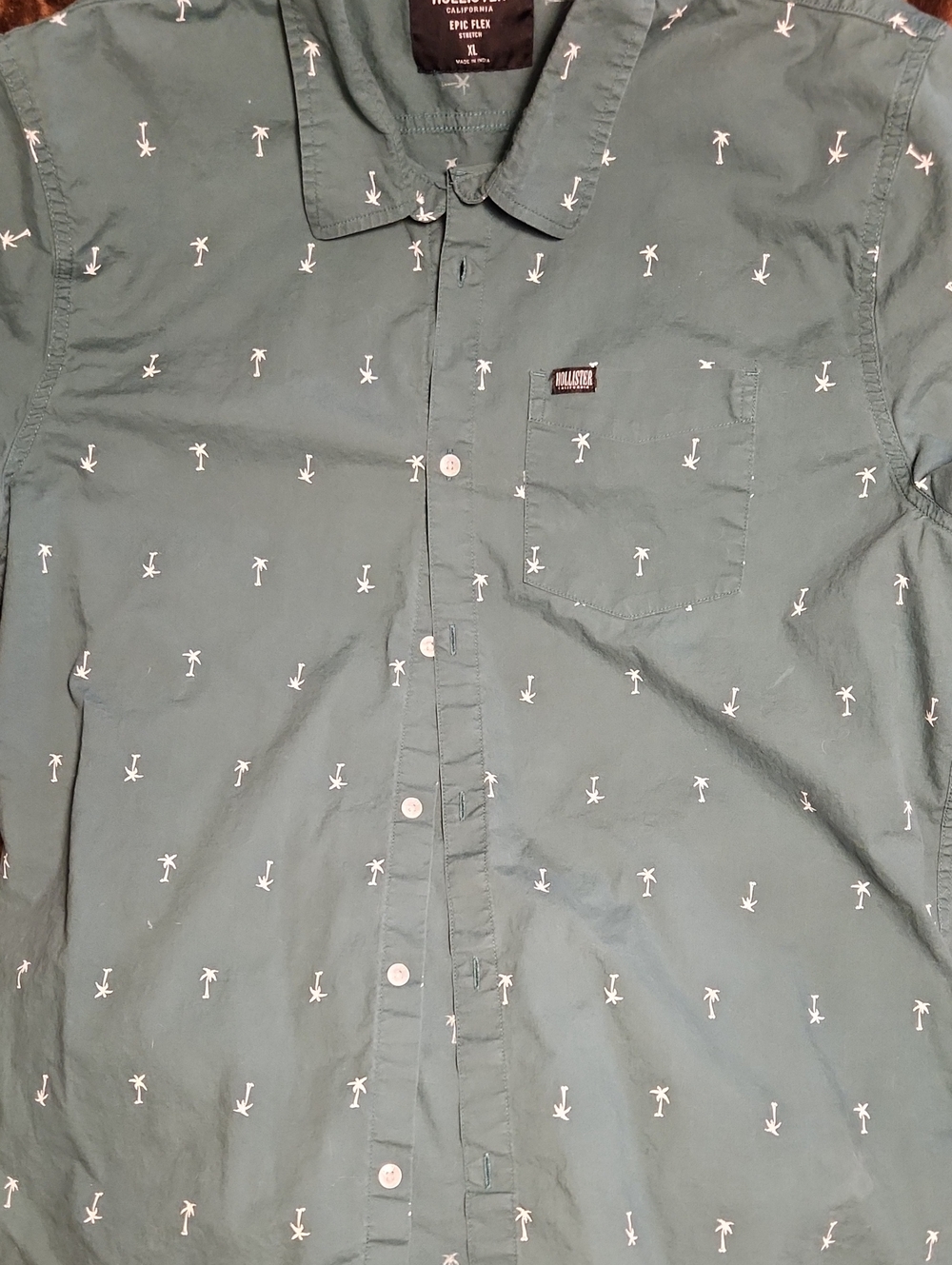 Hollister Men's Olive Green Short-Sleeve Button-Down with Palm Print